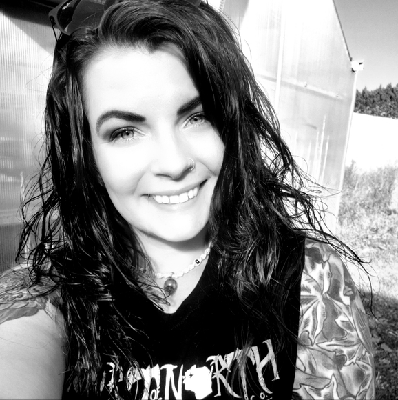 Meet your Posher, Carolynne - Picture 5 of 5